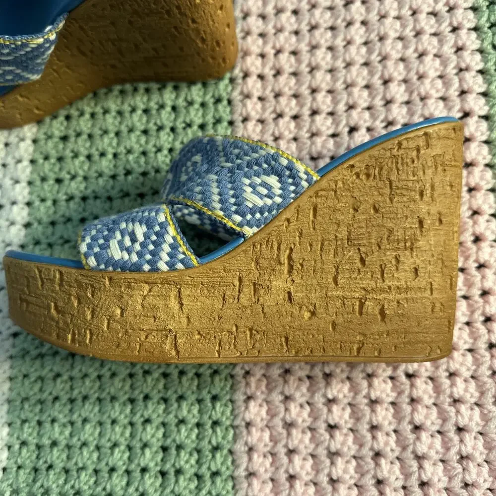 Callisto Woman’s Size 10 Sandals Blue Geometric Wedge NWOT